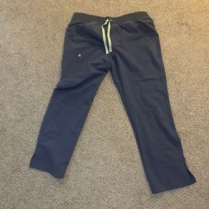 Figs Space Navy Kade Cargo Scrub Pants size Medium petite